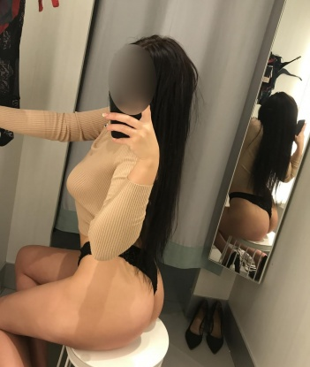 💋 Умею доставлять наслаждение и ощутить каждую твою тайну. 🌟 Запомни меня, я знаю, как сделать тебя счастливым. 😘 Живу в Москве, городе страсти и возможностей. 🌆 У меня есть фото, чтобы ты мог оценить мои очаровательные формы. 📸 Встреча со мной - это незабываемый опыт, от которого ты захочешь снова и снова. 💫 Не жди, позвони мне прямо сейчас, и я превратю твою фантазию в реальность. 🔥😉 Таня